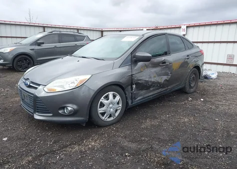 2012 Ford Focus Se z USA, uszkodzony, nr VIN 1FAHP3F21CL302608